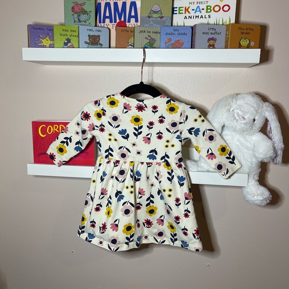 -Beautiful 3 month size dress - Picture 2 of 4